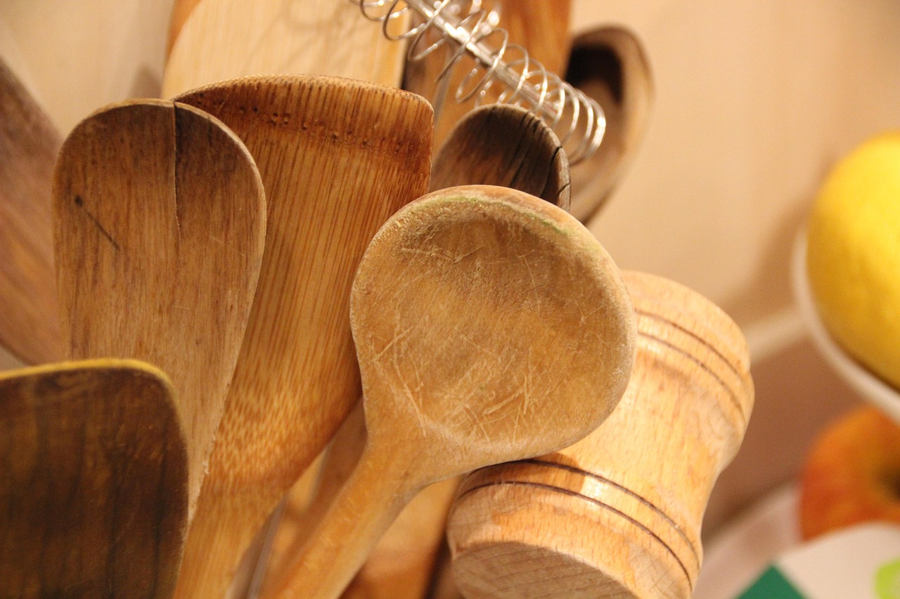 Cookware for Heat Control, Durability, and Everyday Cooking