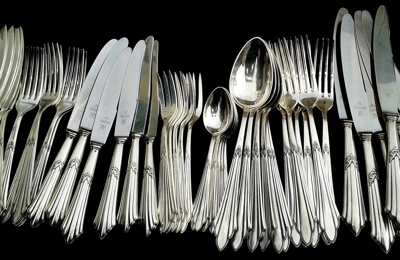 Cutlery for Weeknight Meals, Hosting and Everyday Use