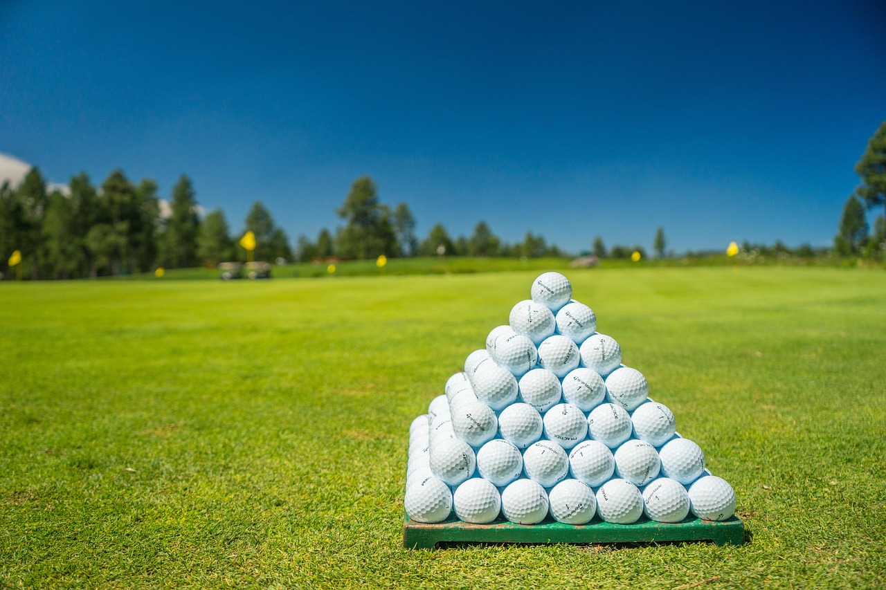 Golf Clothing FAQs for Layering, Fit and All-Weather Play