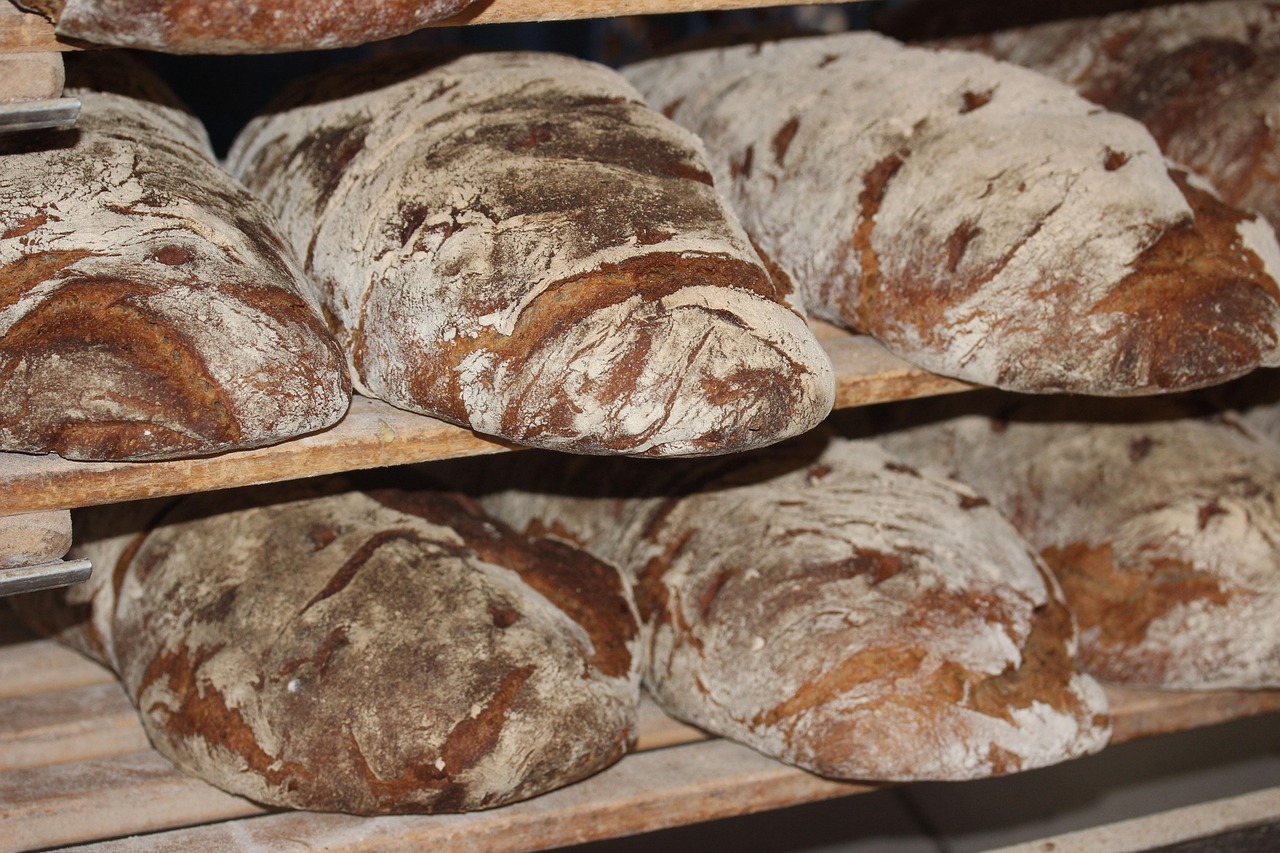 How to Choose Bread for Texture, Use and Freshness